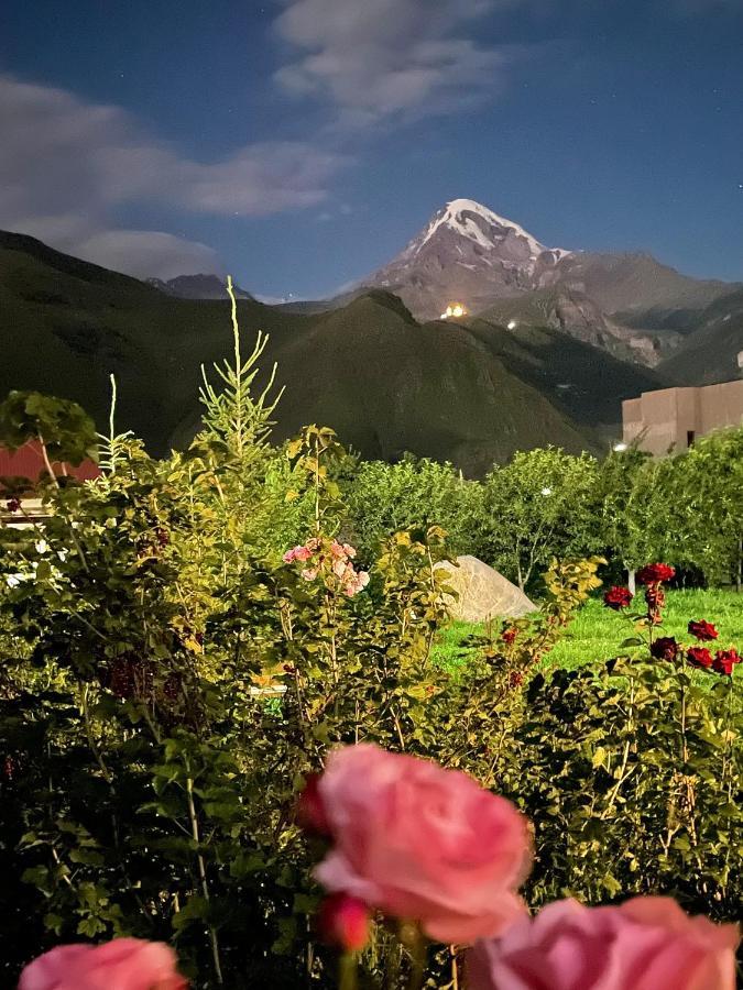 Piligrim Kazbegi Otel Dış mekan fotoğraf